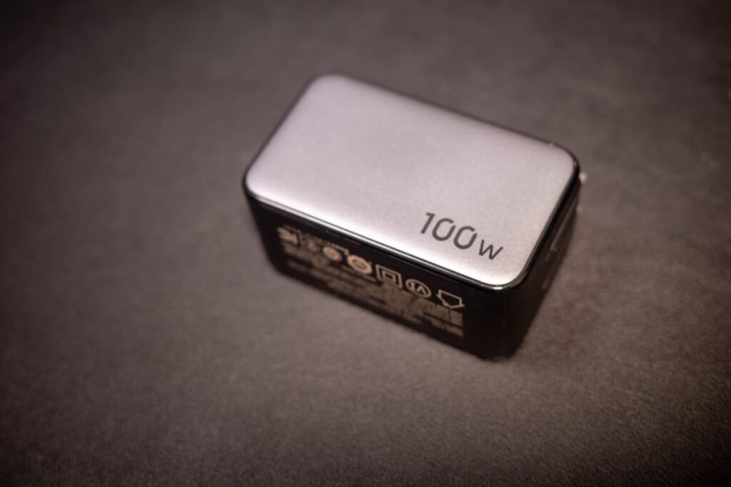 UGREEN Nexode 100W の外観